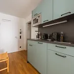 Limehome Wiesdorfer Platz 3* Leverkusen