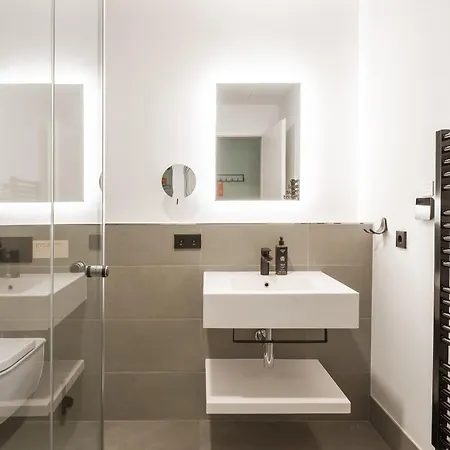Limehome Wiesdorfer Platz 3* Leverkusen