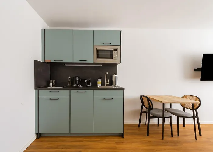 Limehome Wiesdorfer Platz 3* Leverkusen